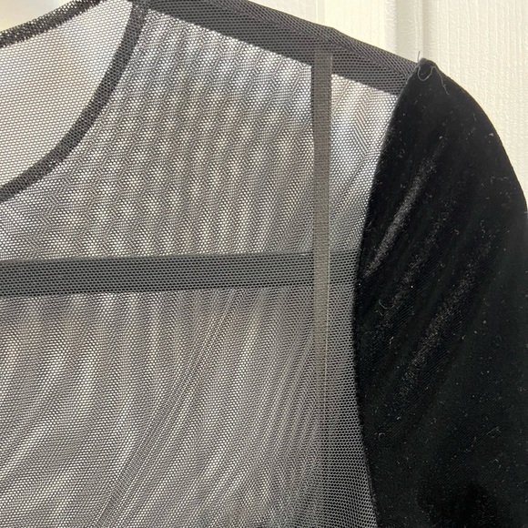 Vera Wang Dress Cap Sleeve Black Velvet Sheer detail Size 2 - Picture 3 of 7